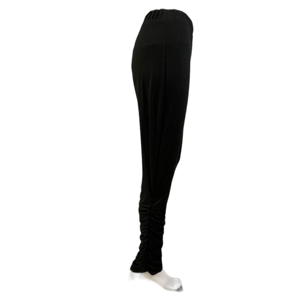 Women’s Black Ruched Legging
New - Picture 8 of 10